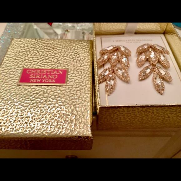 - Beautiful designer crystal erring earrings last pair like these - Picture 2 of 3